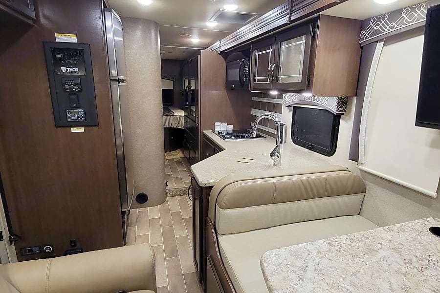 Photo 13 - 2020 Thor Motor Coach Class C Motorhome rental photo 15