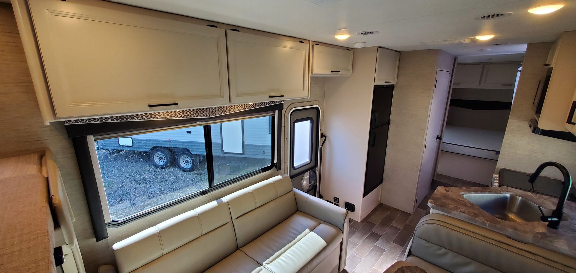 Photo 2 - 2022 Thor Class C Motorhome rental photo 12