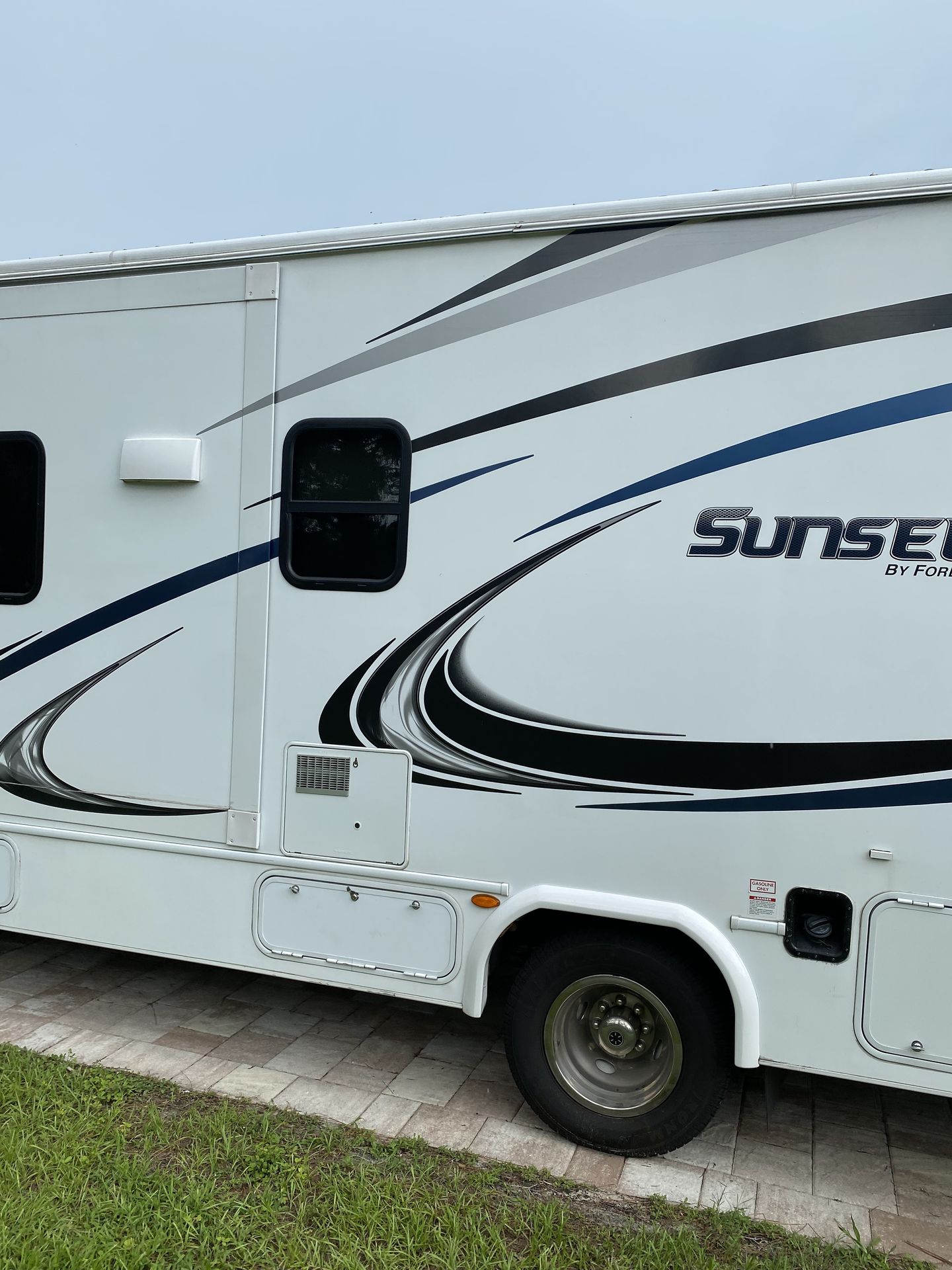 Photo 2 - 2019 Forest River Class C Motorhome rental photo 3