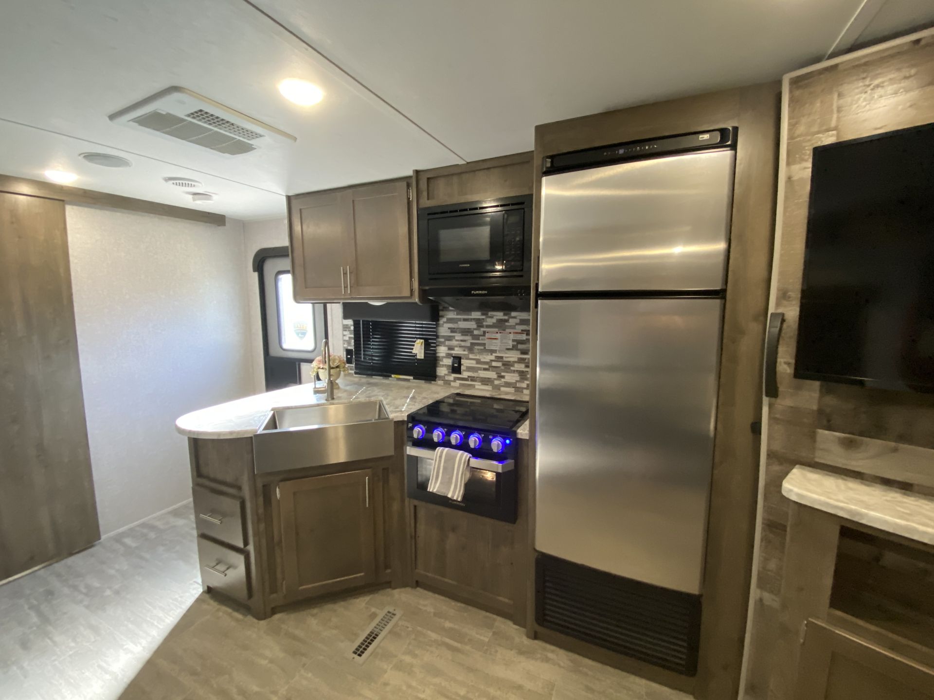 Photo 1 - 2020 Dutchmen Travel Trailer rental photo 3