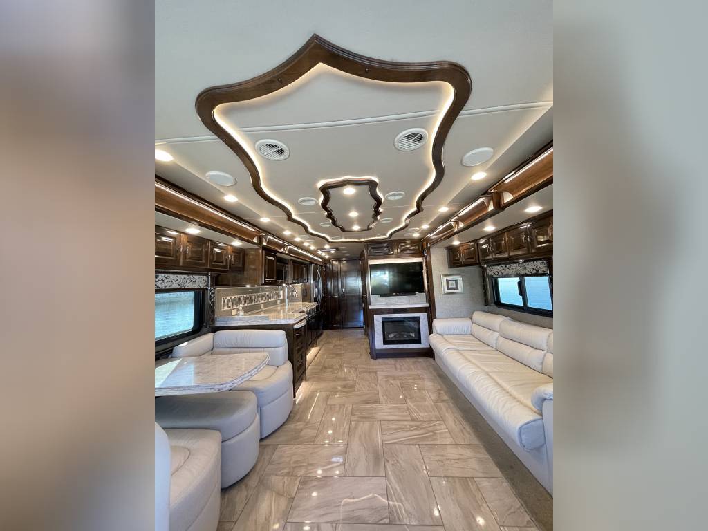 Photo 2 - 2018 Tiffin Motorhomes Class A Motorhome rental photo 4
