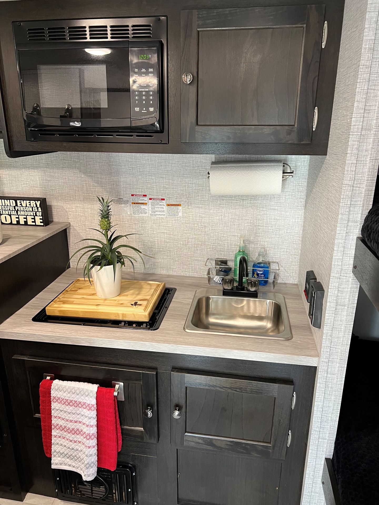 Photo 13 - 2021 Braxton Creek Travel Trailer rental photo 15