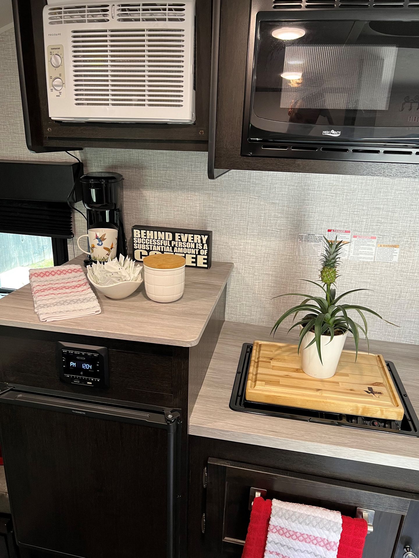 Photo 14 - 2021 Braxton Creek Travel Trailer rental photo 16