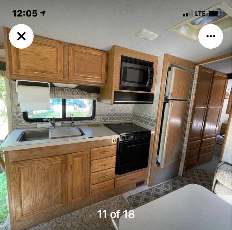 Photo 1 - 1997 Fleetwood Class A Motorhome rental photo 3