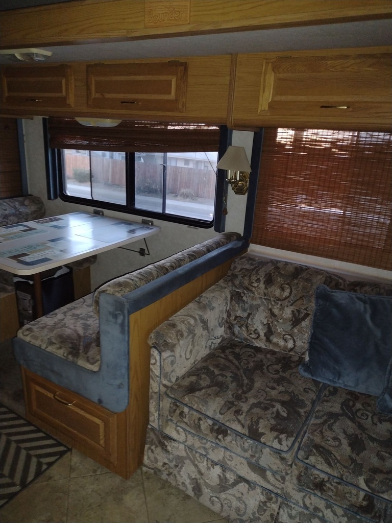 Photo 5 - 1998 Bounder Class A Motorhome rental photo 7