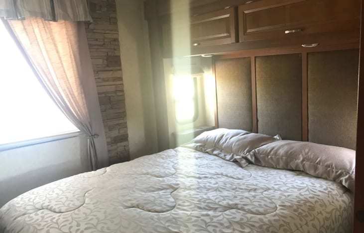 Photo 3 - 2012 Forest River Class A Motorhome rental photo 8