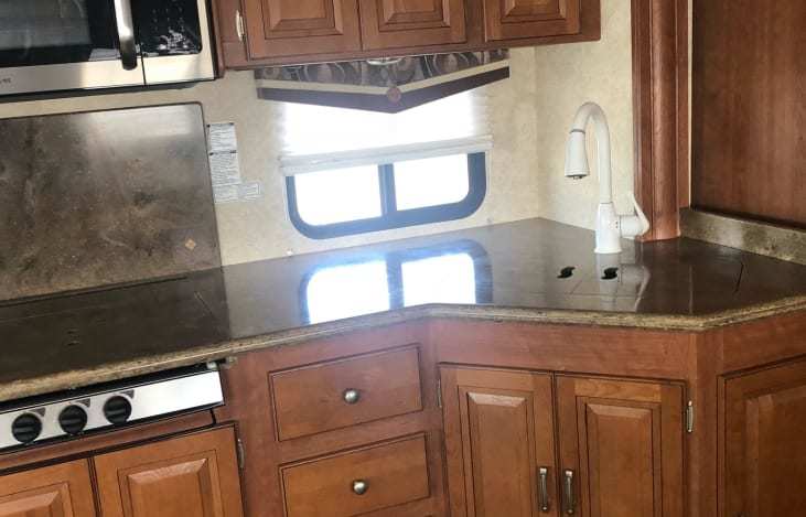 Photo 3 - 2012 Forest River Class A Motorhome rental photo 11