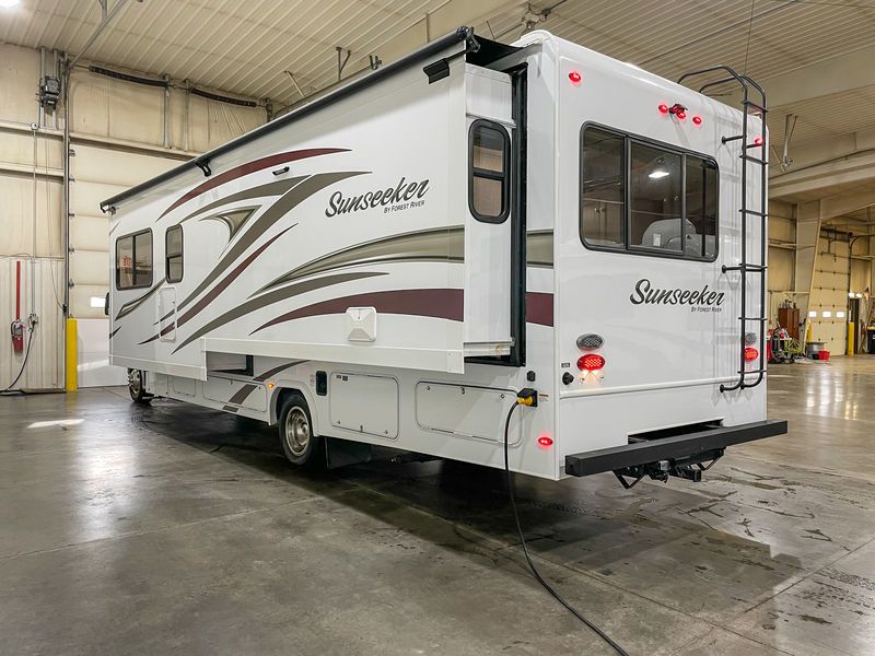 Photo 3 - 2017 Forest River Class C Motorhome rental photo 5