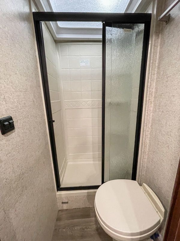 Photo 5 - 2017 Forest River Class C Motorhome rental photo 7