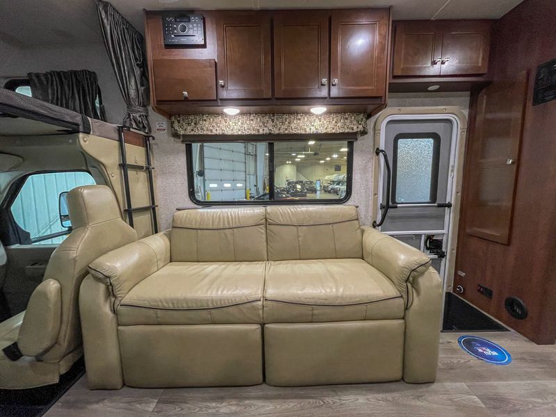 Photo 6 - 2017 Forest River Class C Motorhome rental photo 8