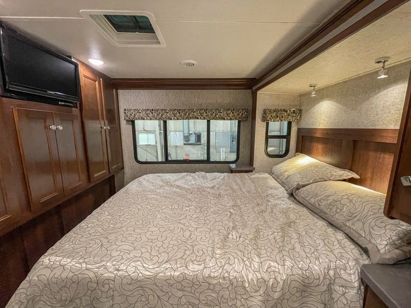 Photo 12 - 2017 Forest River Class C Motorhome rental photo 14