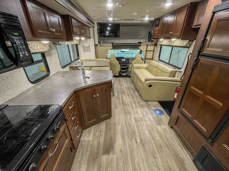 Photo 15 - 2017 Forest River Class C Motorhome rental photo 17