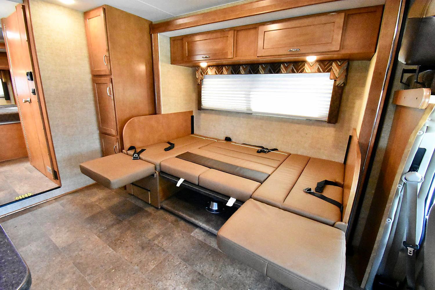 Photo 6 - 2018 Winnebago Class C Motorhome rental photo 8