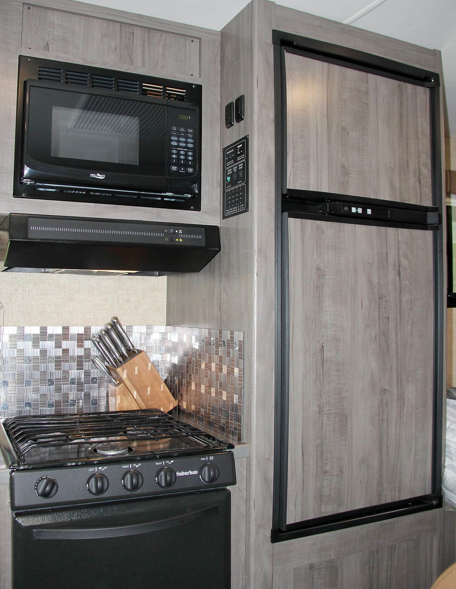Photo 6 - 2019 Winnebago Class C Motorhome rental photo 8
