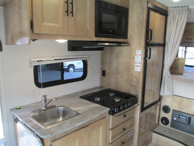 Photo 0 - 2020 Coachmen Class C Motorhome rental photo 7