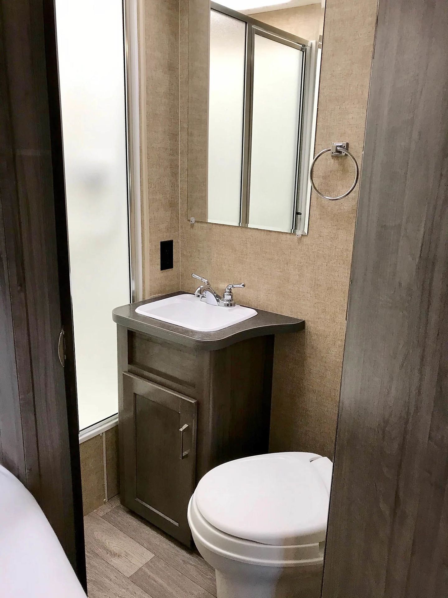 Photo 5 - 2019 Winnebago Class C Motorhome rental photo 7