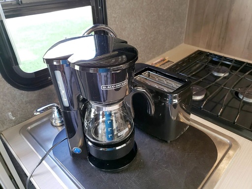 2017 Winnebago Minnie Winnie Class C Motorhome for rent in Los Angeles, CA