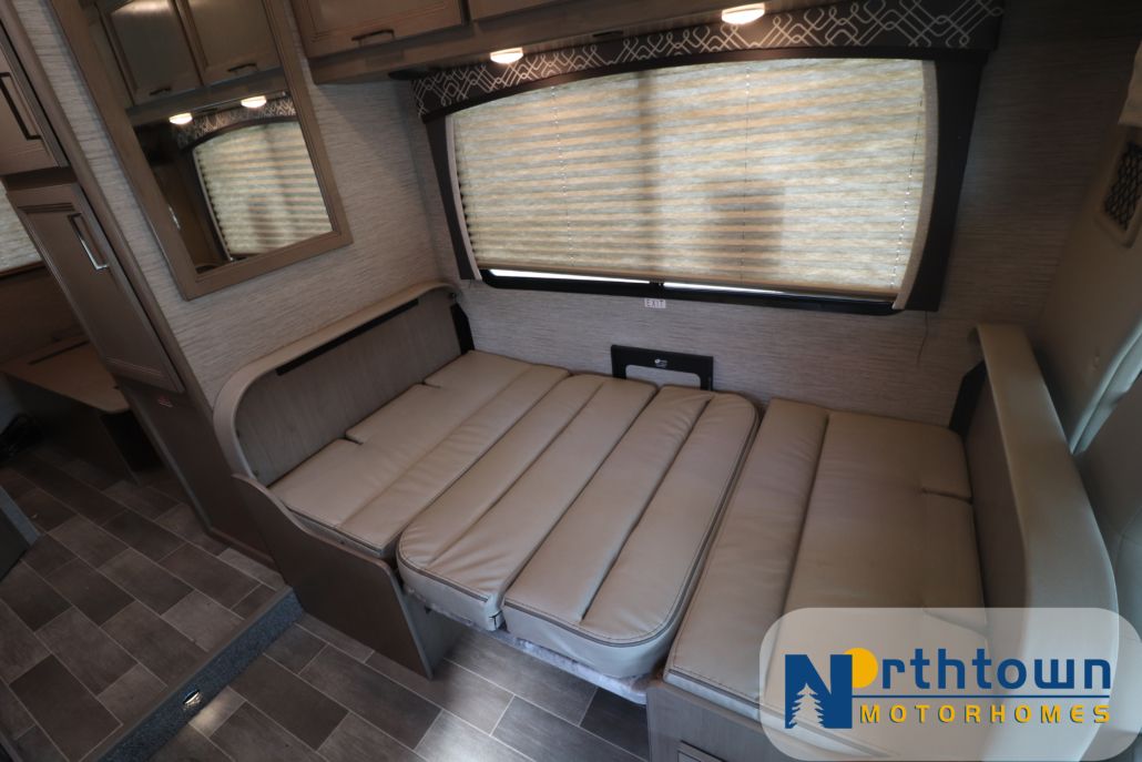 Photo 4 - 2021 Thor Motor Coach Class C Motorhome rental photo 6