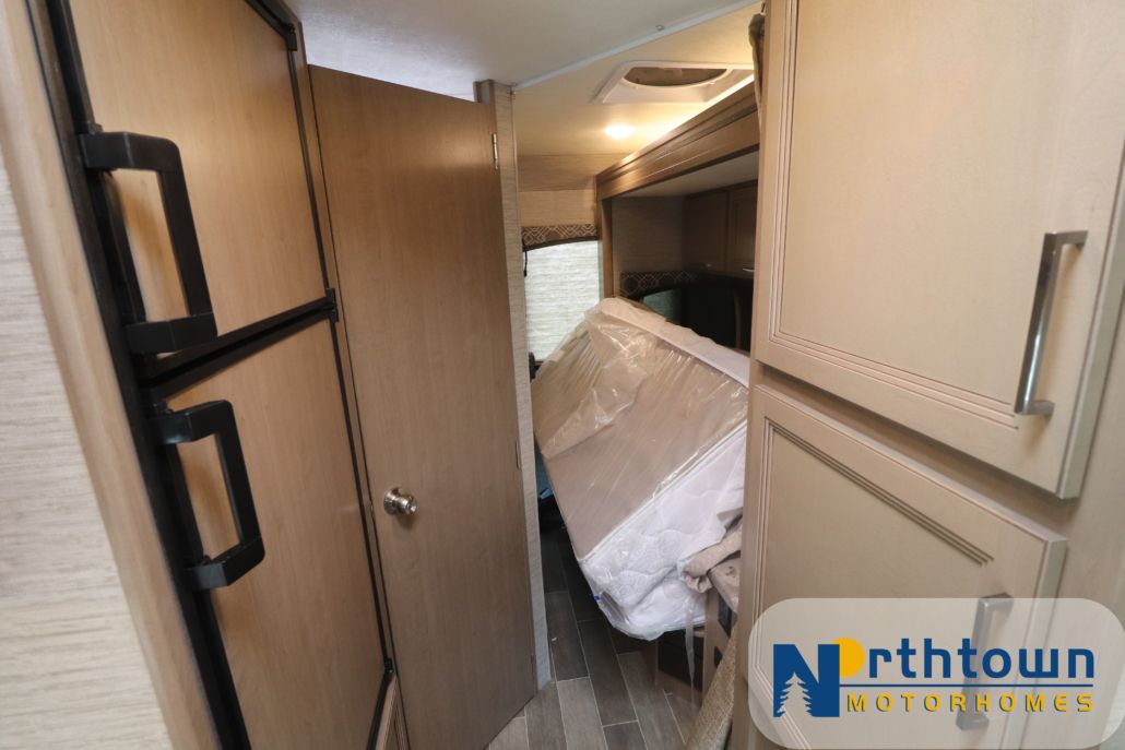 Photo 9 - 2021 Thor Motor Coach Class C Motorhome rental photo 11
