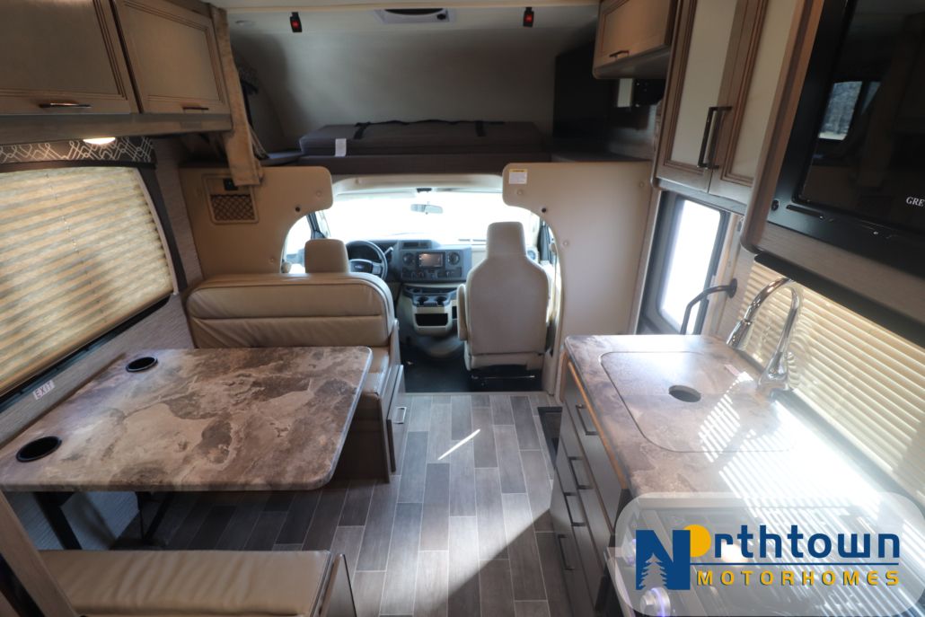 Photo 14 - 2021 Thor Motor Coach Class C Motorhome rental photo 16
