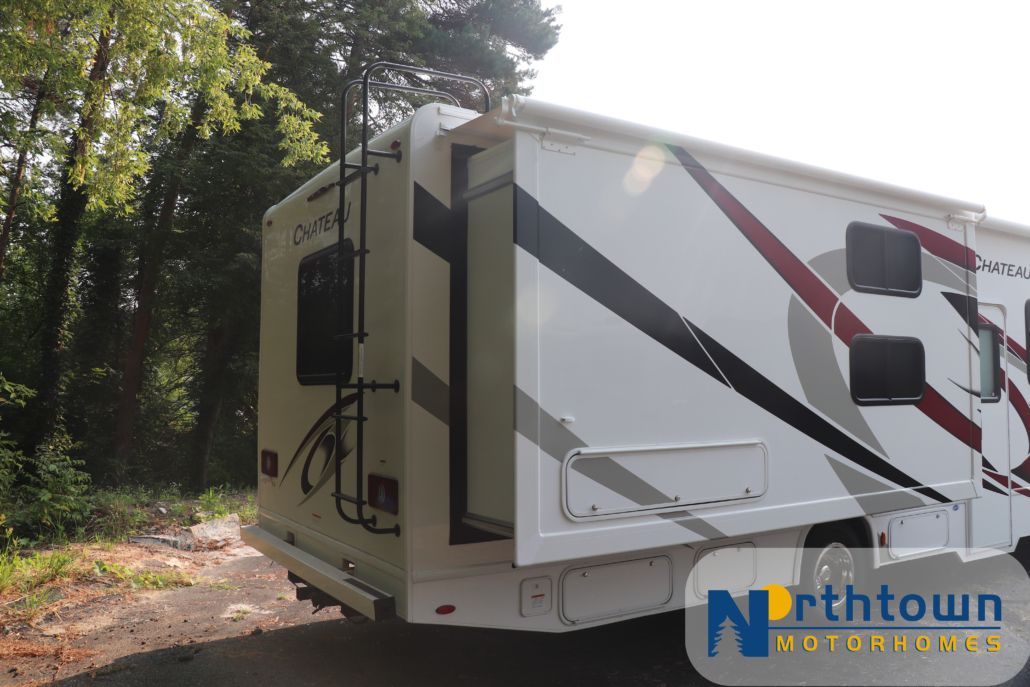 Photo 13 - 2022 Thor Motor Coach Class C Motorhome rental photo 15