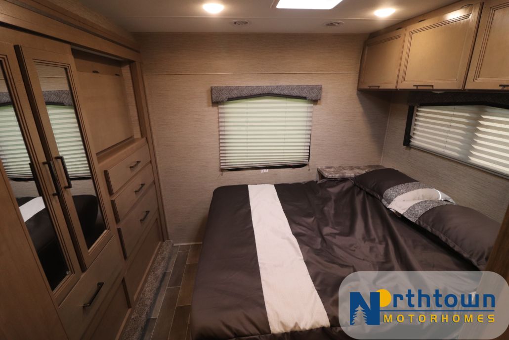Photo 26 - 2022 Thor Motor Coach Class C Motorhome rental photo 28