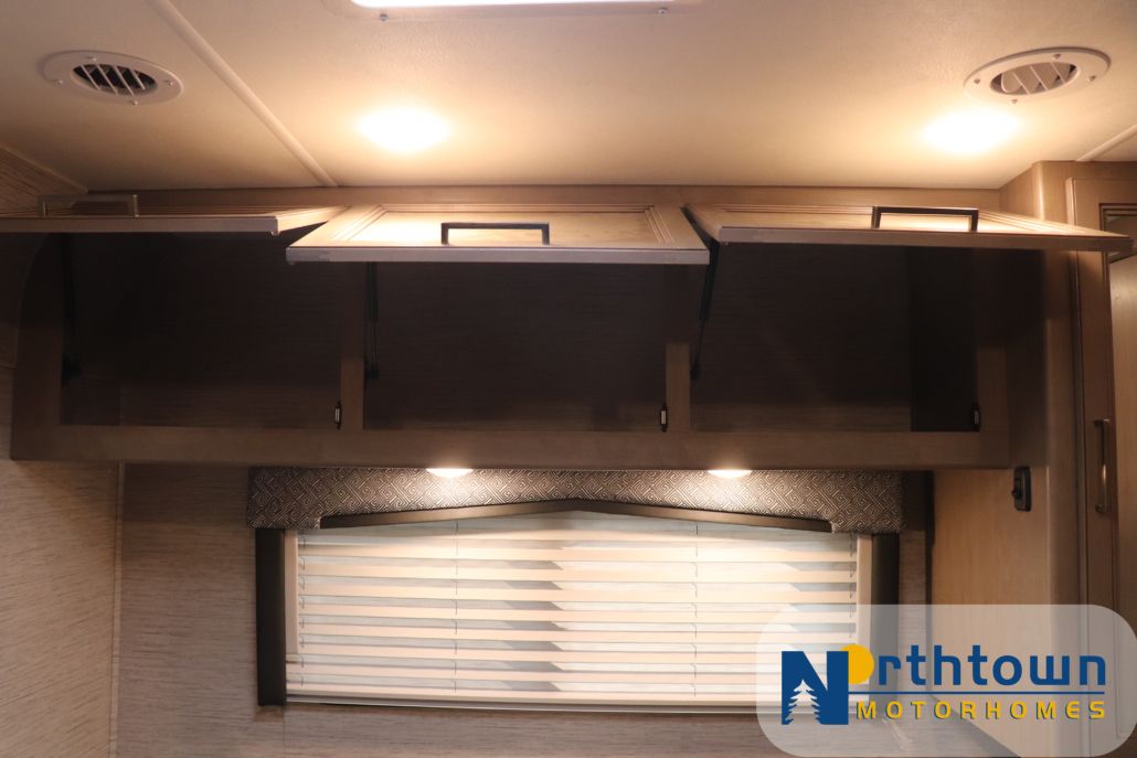 Photo 35 - 2022 Thor Motor Coach Class C Motorhome rental photo 37