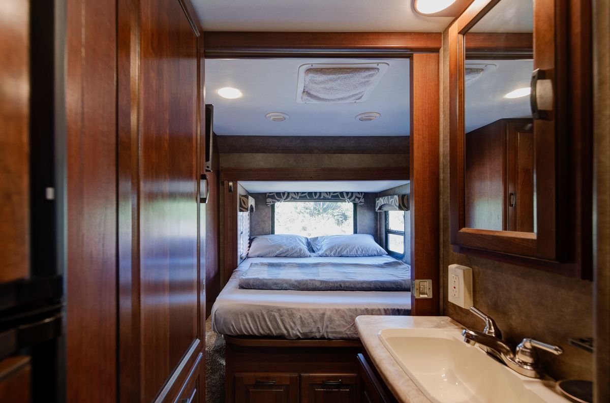Photo 9 - 2015 Forest River Class C Motorhome rental photo 11