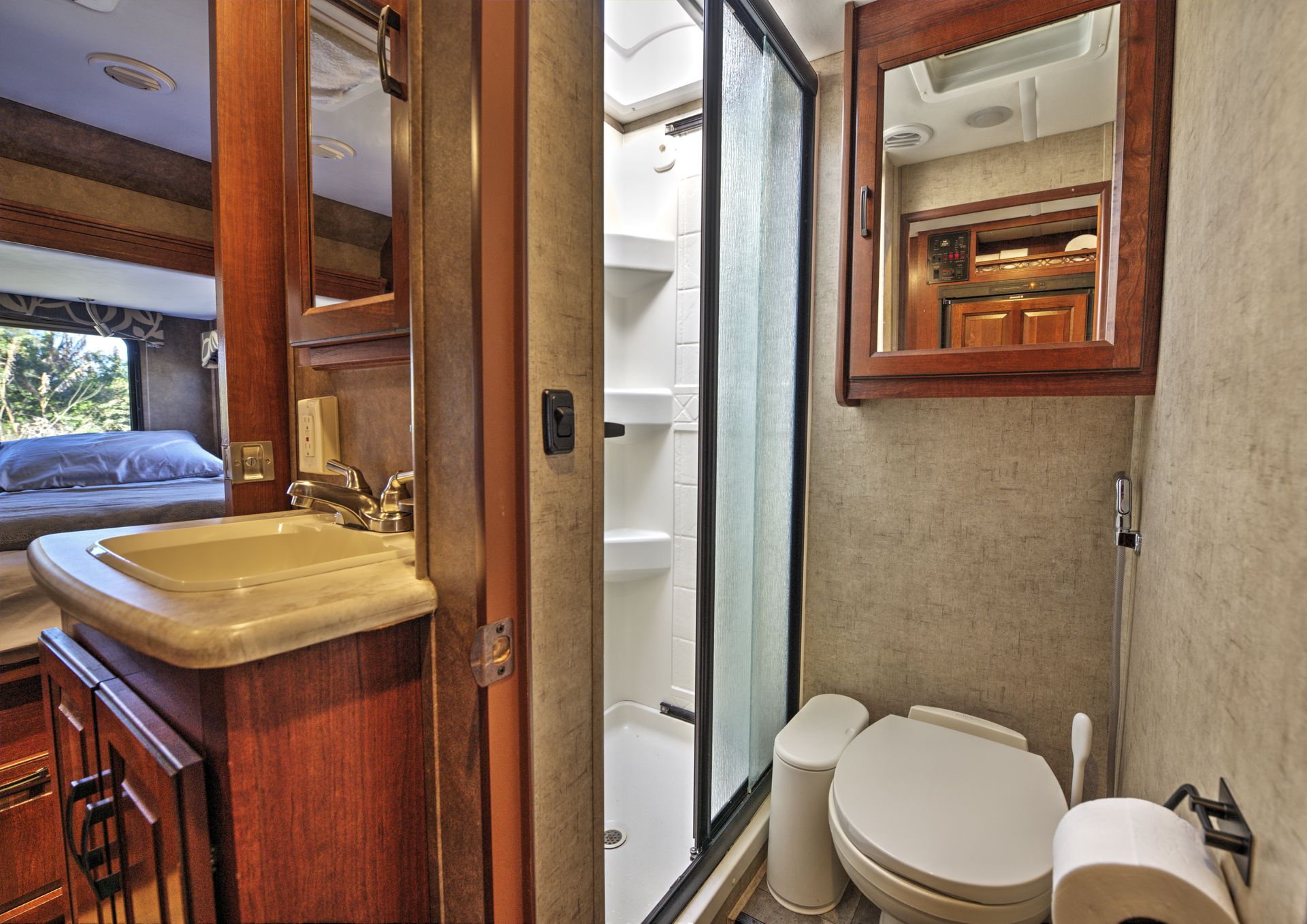 Photo 15 - 2015 Forest River Class C Motorhome rental photo 17