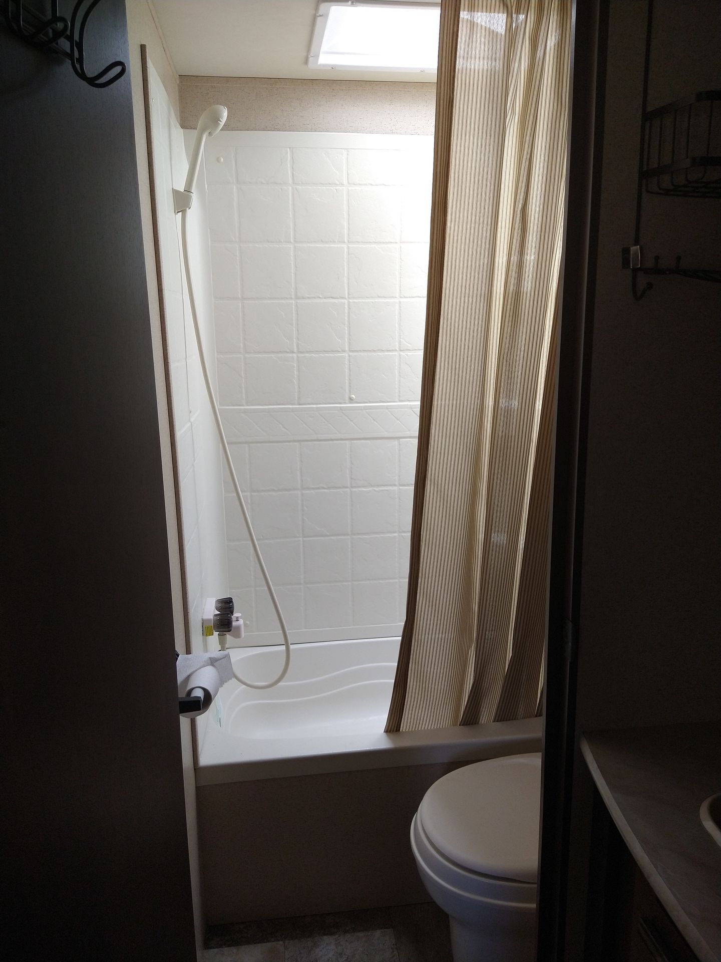 Photo 15 - 2015 Jayco Travel Trailer rental photo 17