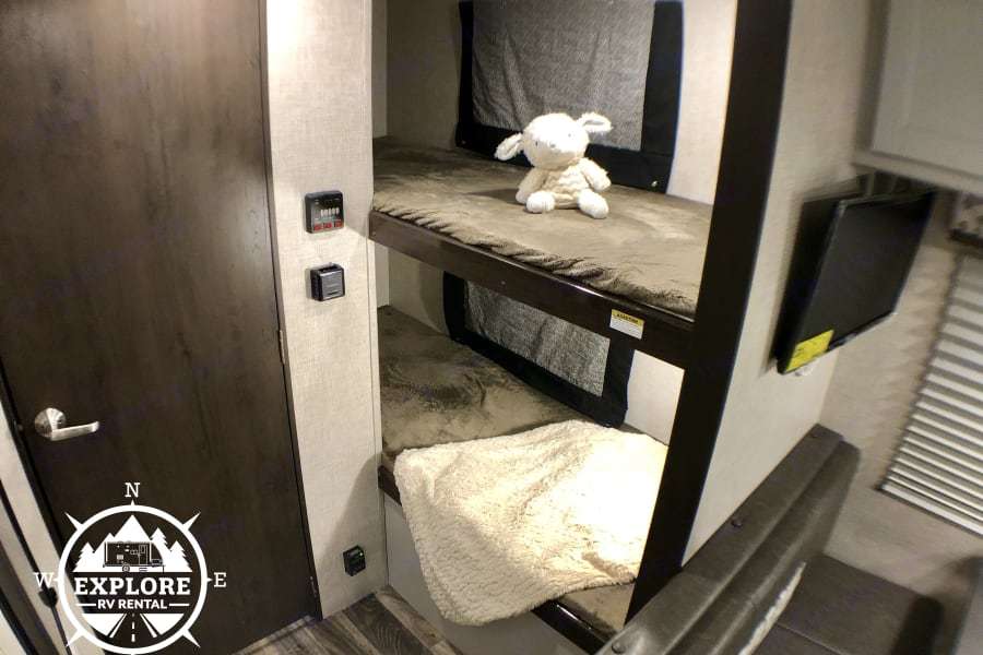 Photo 11 - 2019 Keystone Travel Trailer rental photo 13