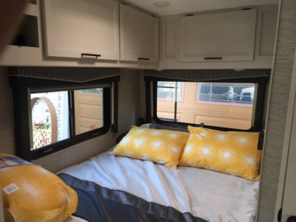 Photo 2 - 2020 Thor Class A Motorhome rental photo 17