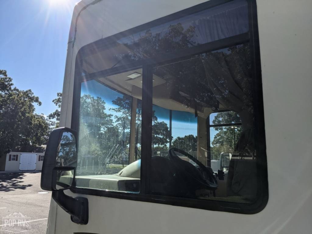 Photo 1 - 2008 Winnebago Class A Motorhome rental photo 6