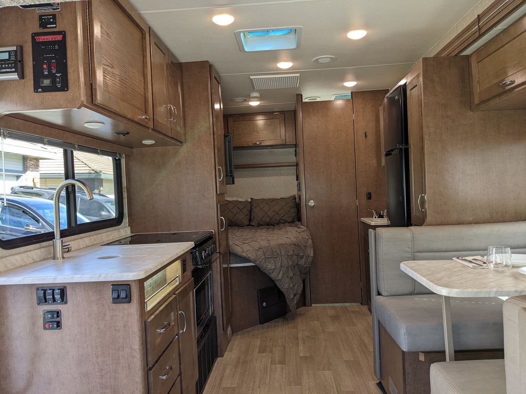 Photo 4 - 2020 Winnebago Class C Motorhome rental photo 6