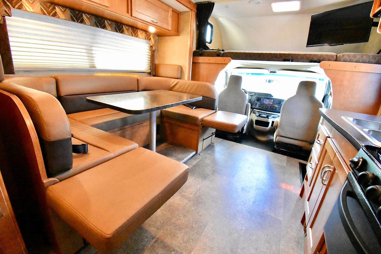 Photo 6 - 2018 Winnebago Class C Motorhome rental photo 8