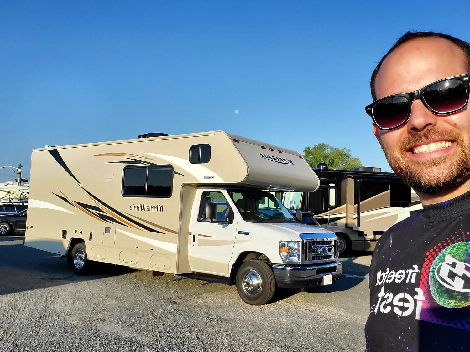 Photo 0 - 2018 Winnebago Class C Motorhome rental photo 2