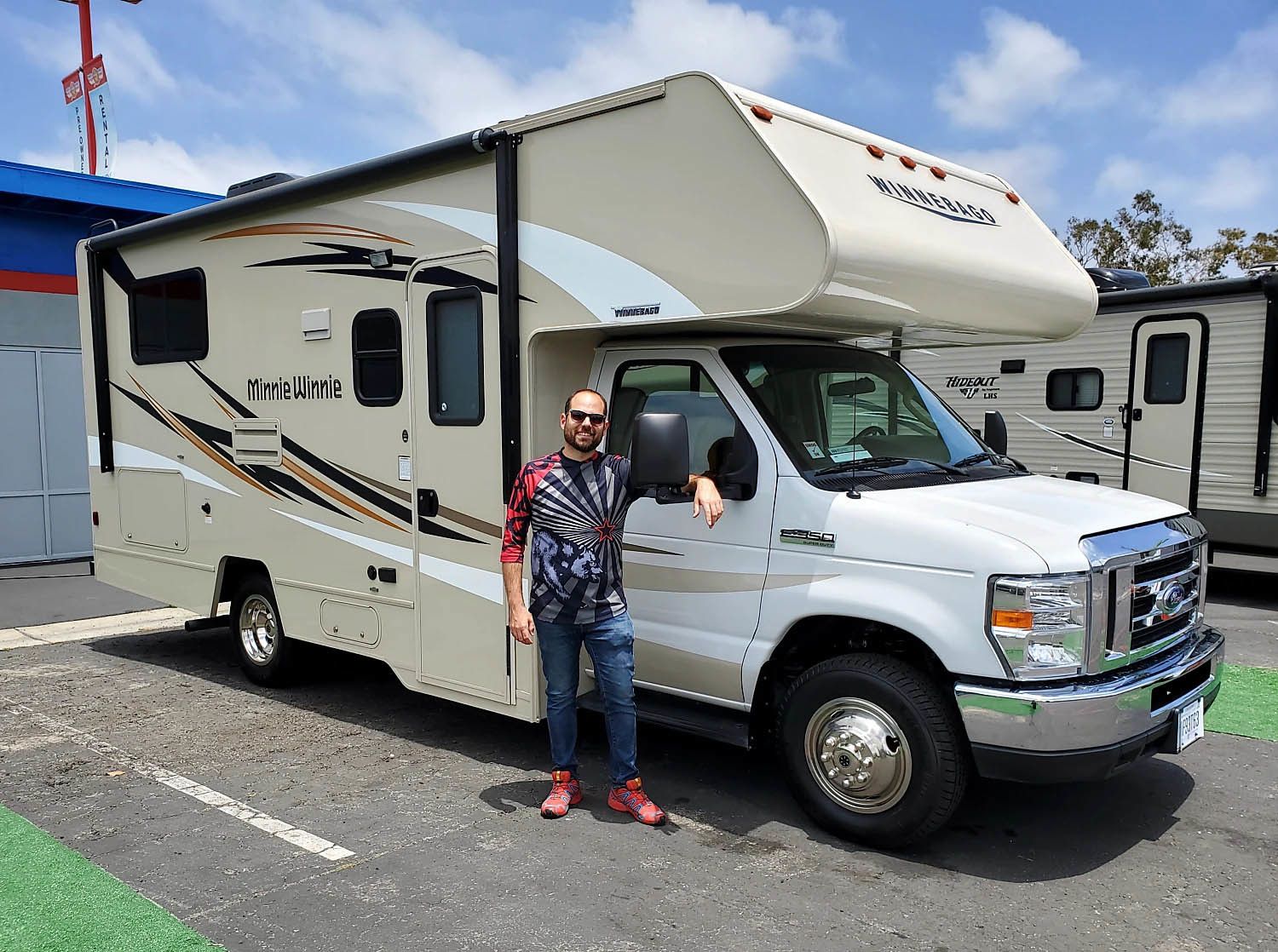 Photo 4 - 2018 Winnebago Class C Motorhome rental photo 6