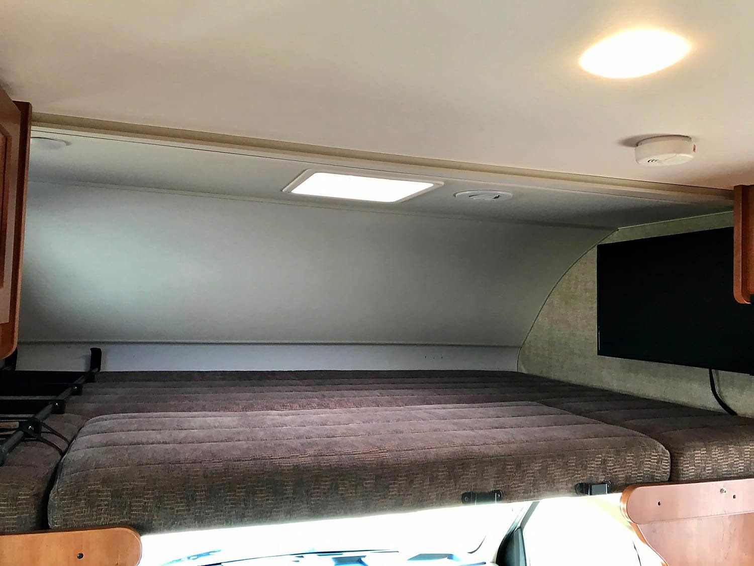Photo 1 - 2018 Winnebago Class C Motorhome rental photo 3