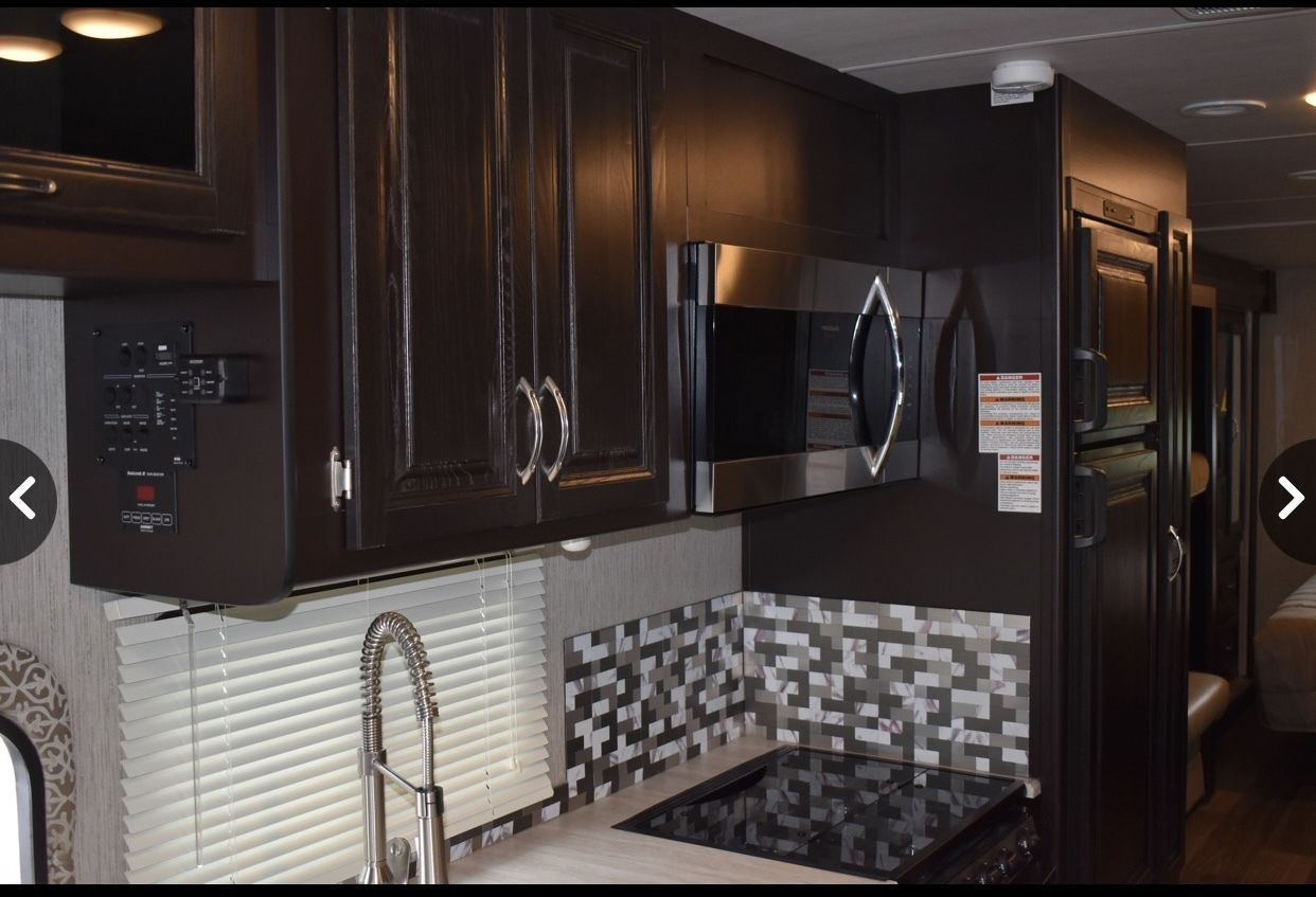 Photo 7 - 2019 Nexus Class C Motorhome rental photo 9