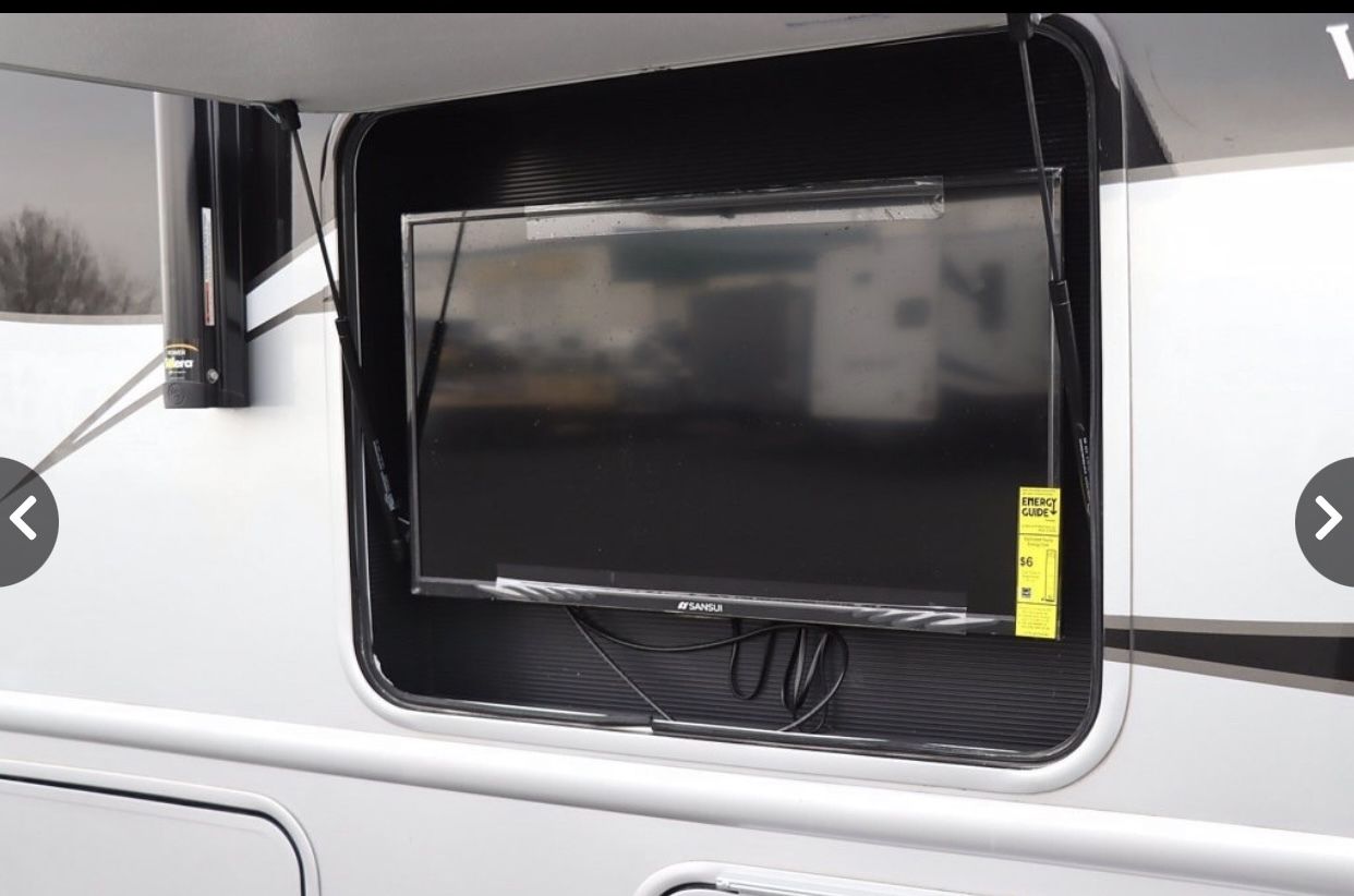 Photo 10 - 2019 Nexus Class C Motorhome rental photo 12
