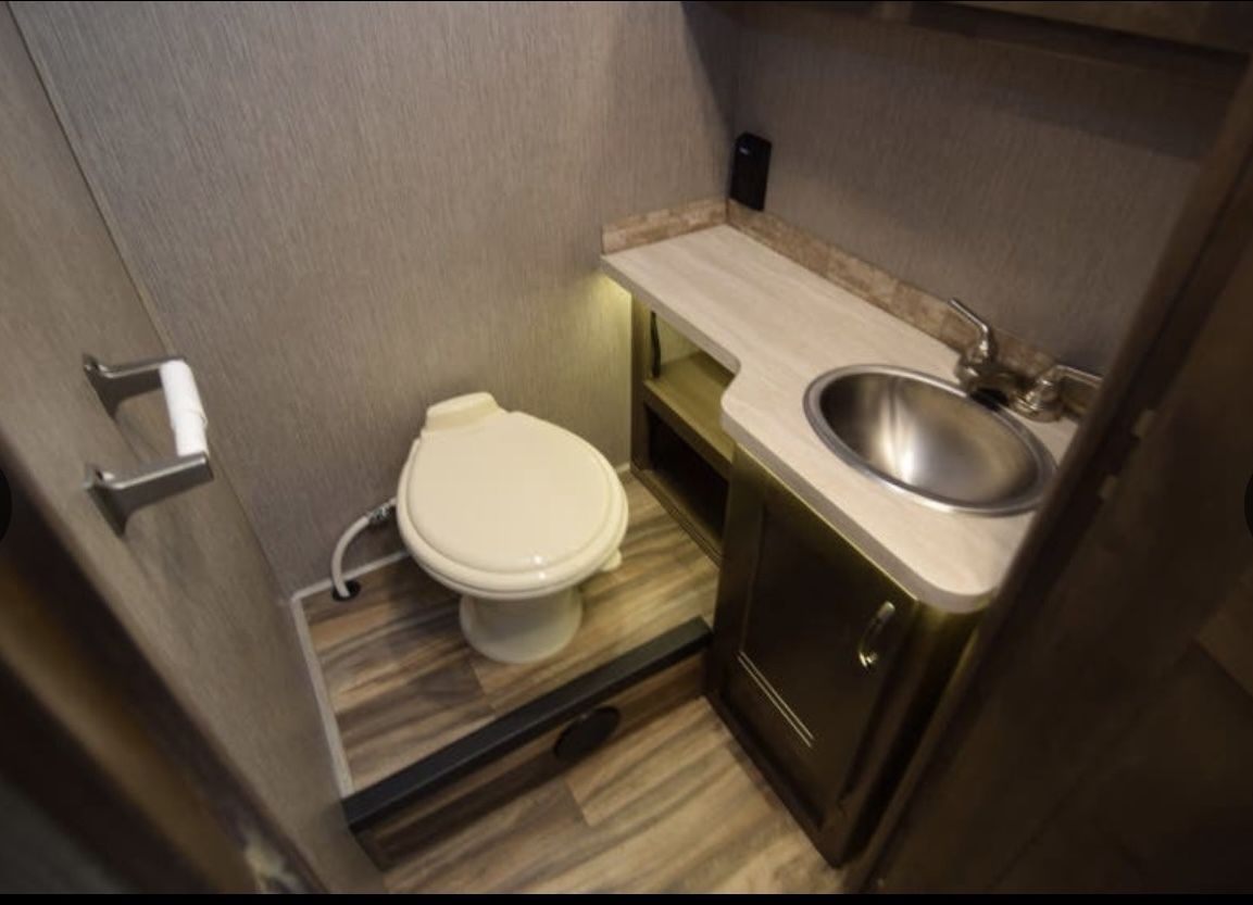 Photo 11 - 2019 Nexus Class C Motorhome rental photo 13