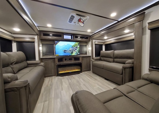 2021 Other Paradigm Fifth Wheel for rent in Weatherford, TX
