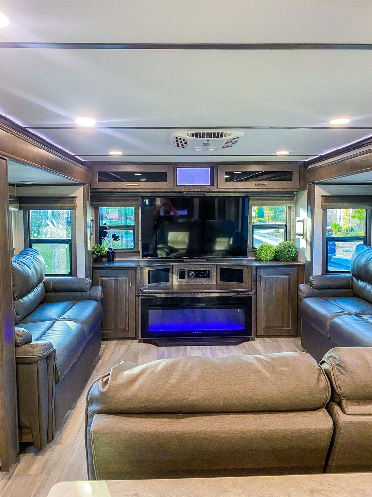 Photo 5 - 2021 Other Fifth Wheel rental photo 7
