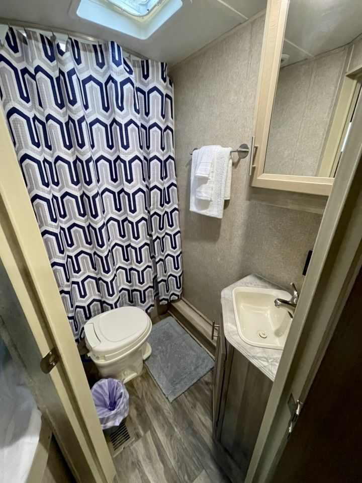 Photo 3 - 2019 Coachmen Travel Trailer rental photo 5