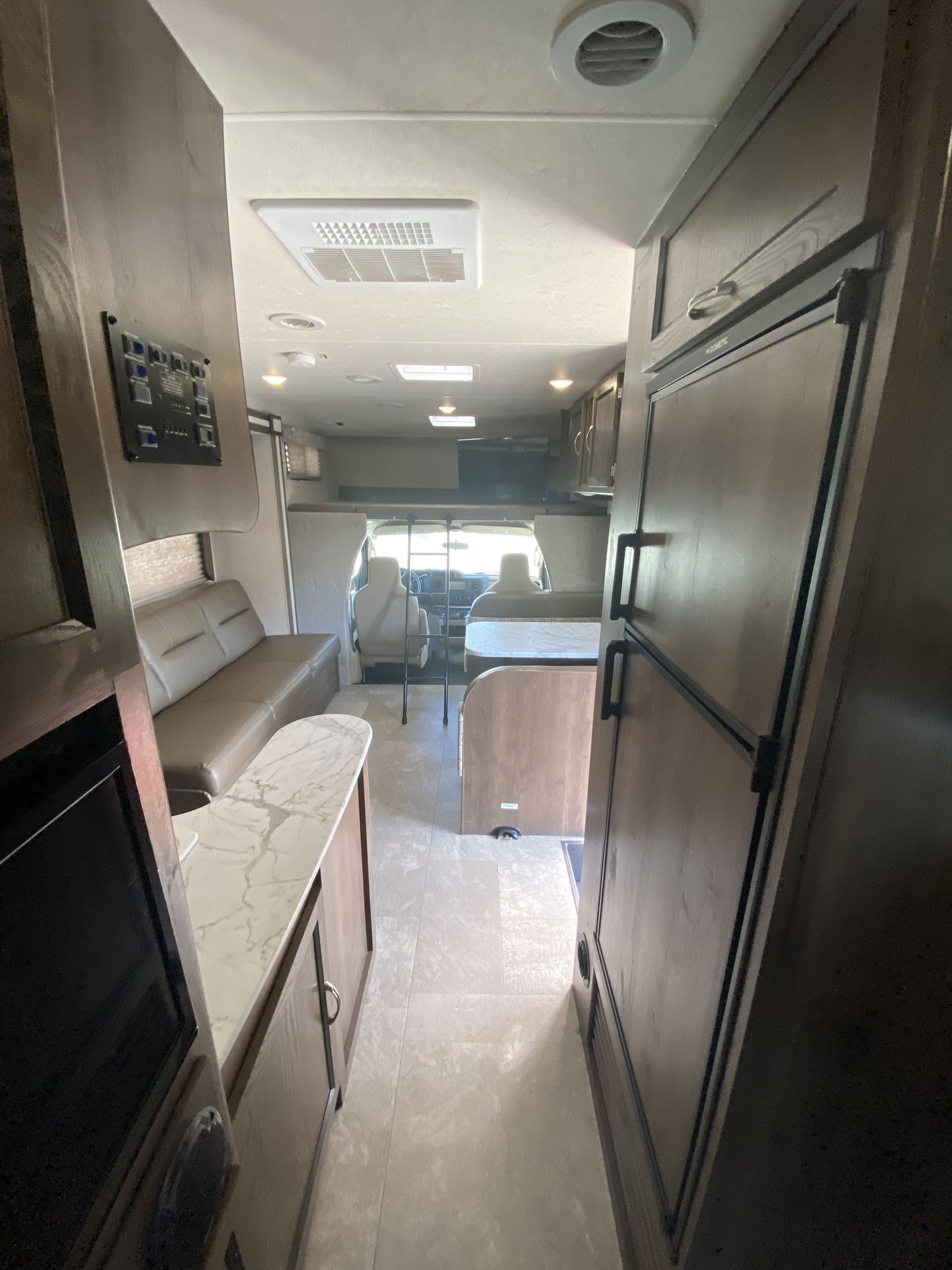 Photo 12 - 2020 Coachmen Class C Motorhome rental photo 14