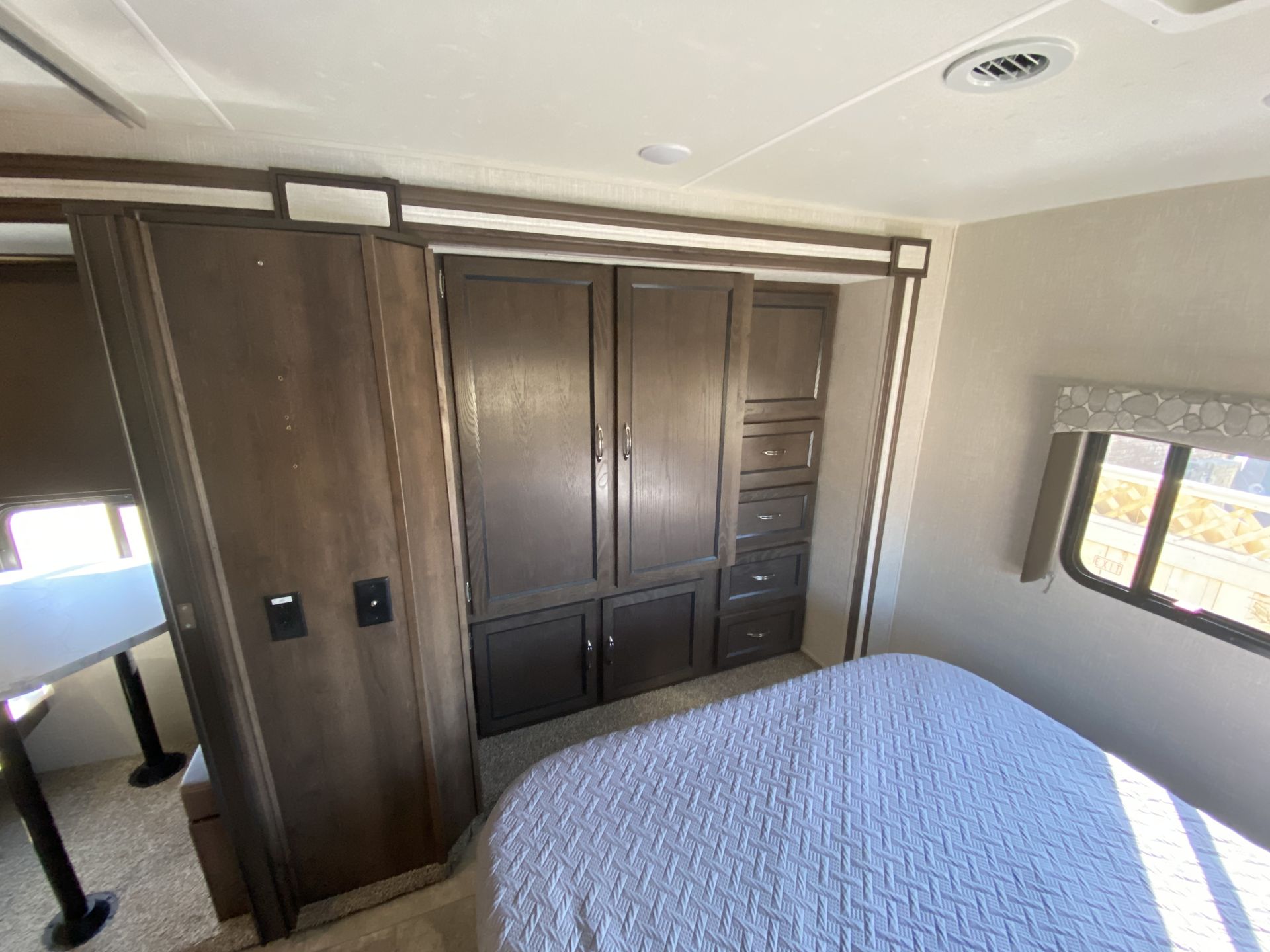 Photo 13 - 2020 Coachmen Class C Motorhome rental photo 15