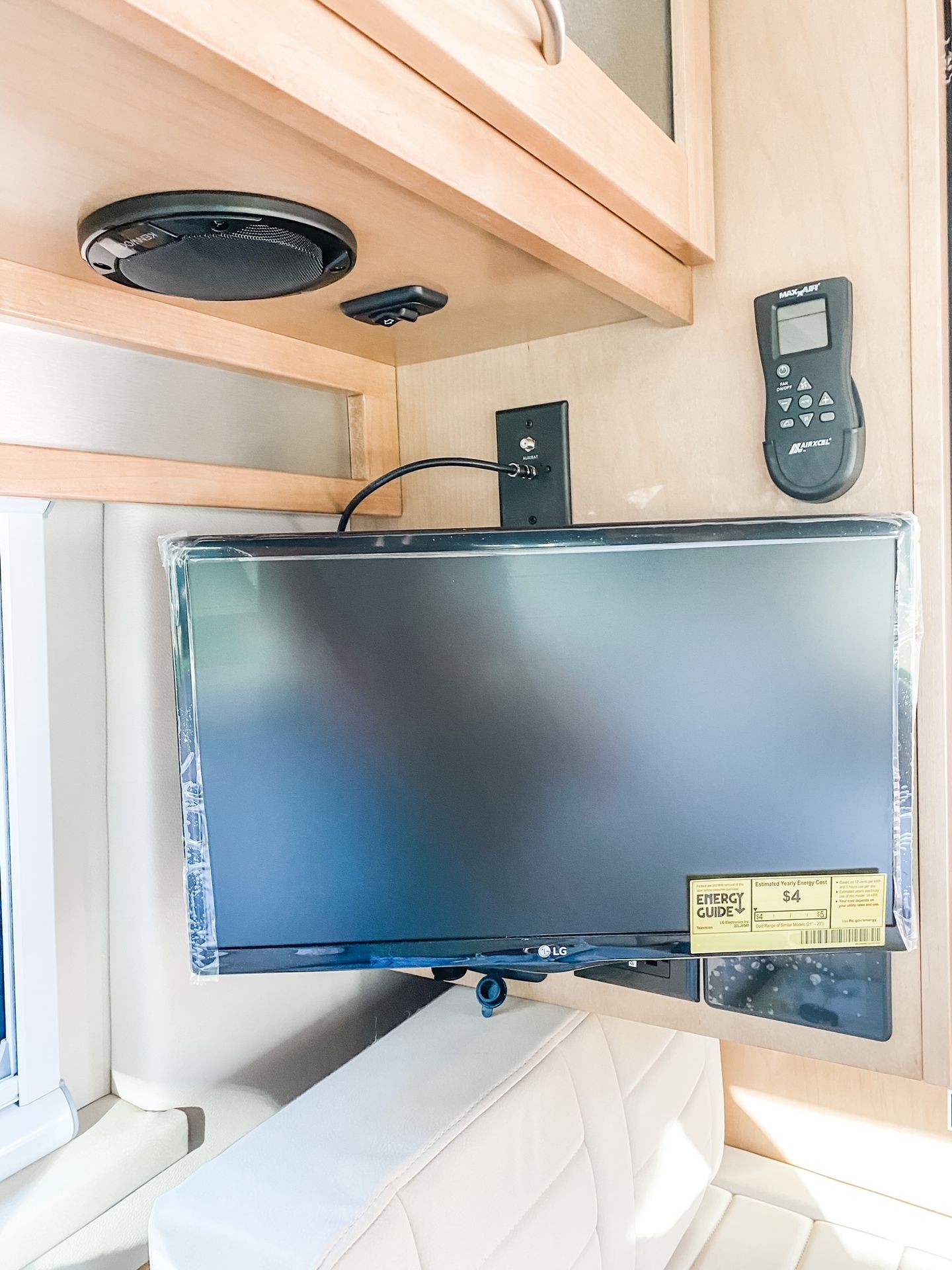 Photo 5 - 2021 Dodge Class B Motorhome rental photo 7