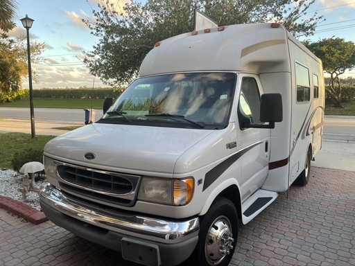 2001 R-Vision Trail Lite Class B Motorhome for rent in Pembroke Pines, FL