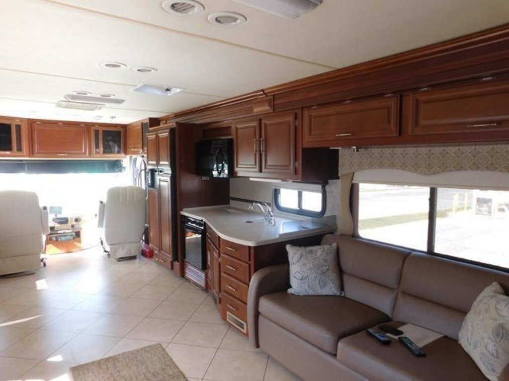 Photo 2 - 2008 Fleetwood Class A Motorhome rental photo 4