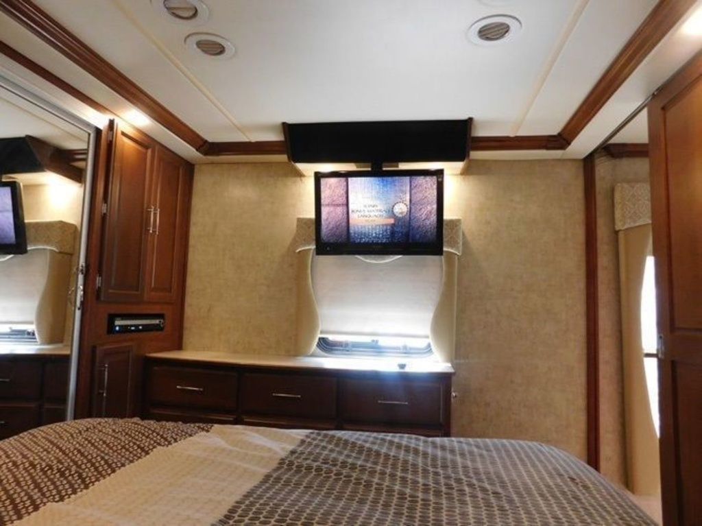 Photo 3 - 2008 Fleetwood Class A Motorhome rental photo 5